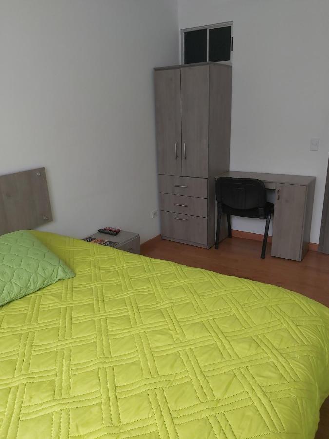 Hospedaje Sary House Богота Экстерьер фото
