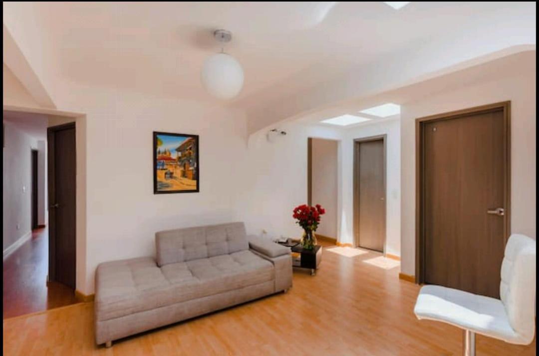 Hospedaje Sary House Богота Экстерьер фото