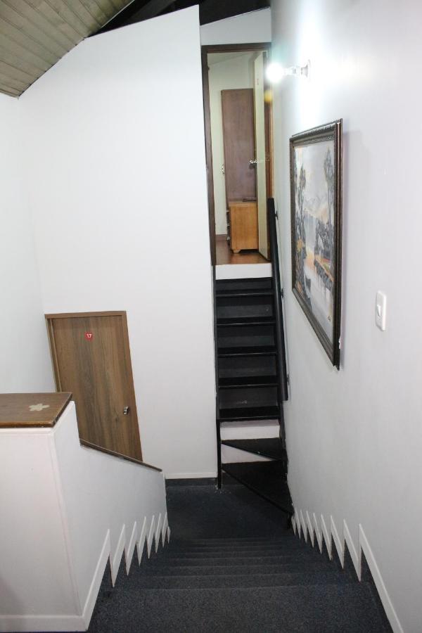 Hospedaje Sary House Богота Экстерьер фото