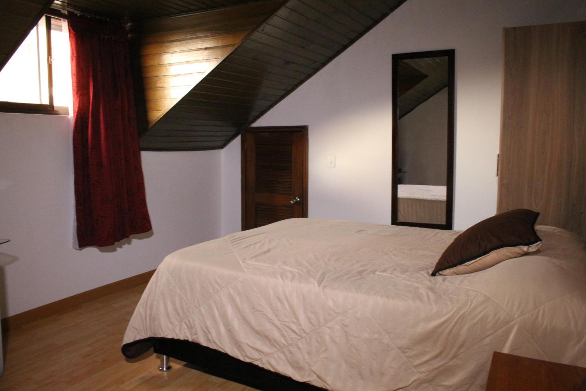 Hospedaje Sary House Богота Экстерьер фото